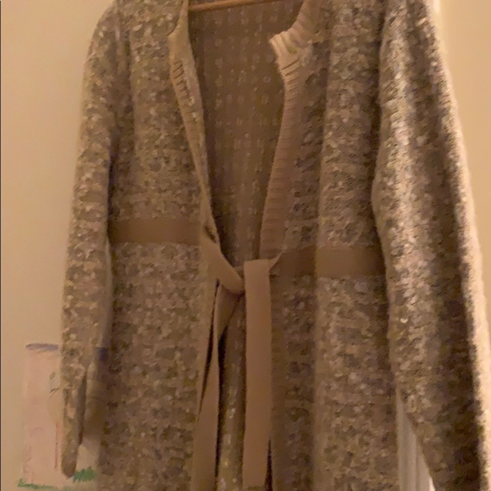Sweater - Picture 3 of 3